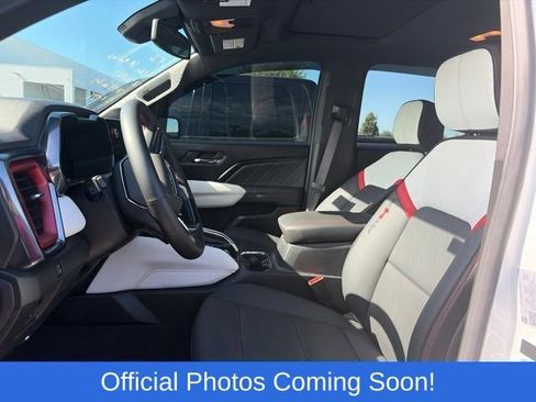 Used 2024 GMC Canyon AT4X AWD/4WD image 3