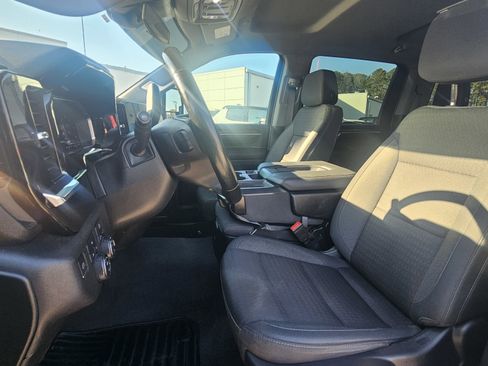 Used 2024 Chevrolet Silverado 2500 LT w/ Convenience Package image 7