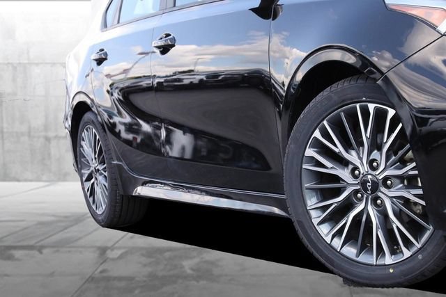 Used 2023 Kia Forte GT-Line w/ GT-Line Technology Package FWD image 3