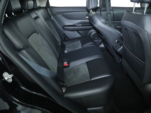 Used 2023 Nissan Ariya AWD image 31