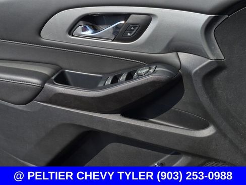 Used 2023 Chevrolet Traverse LT FWD image 30