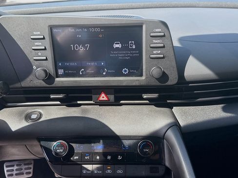 Used 2025 Hyundai Elantra Sport FWD image 10