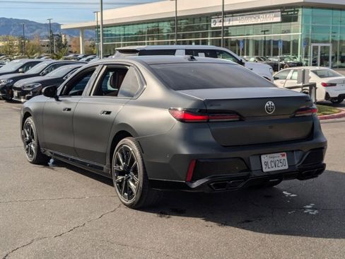 Used 2024 BMW 760i xDrive w/ Executive Package image 8