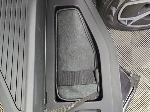 Used 2024 Rivian R1T Adventure image 33