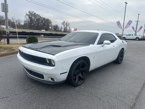 Used 2018 Dodge Challenger R/T Plus image 9