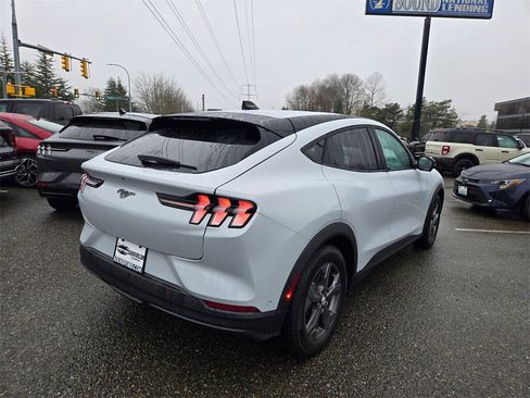 Used 2023 Ford Mustang Mach-E Select image 5