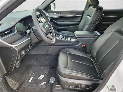 New 2025 Jeep Grand Cherokee L Limited image 15