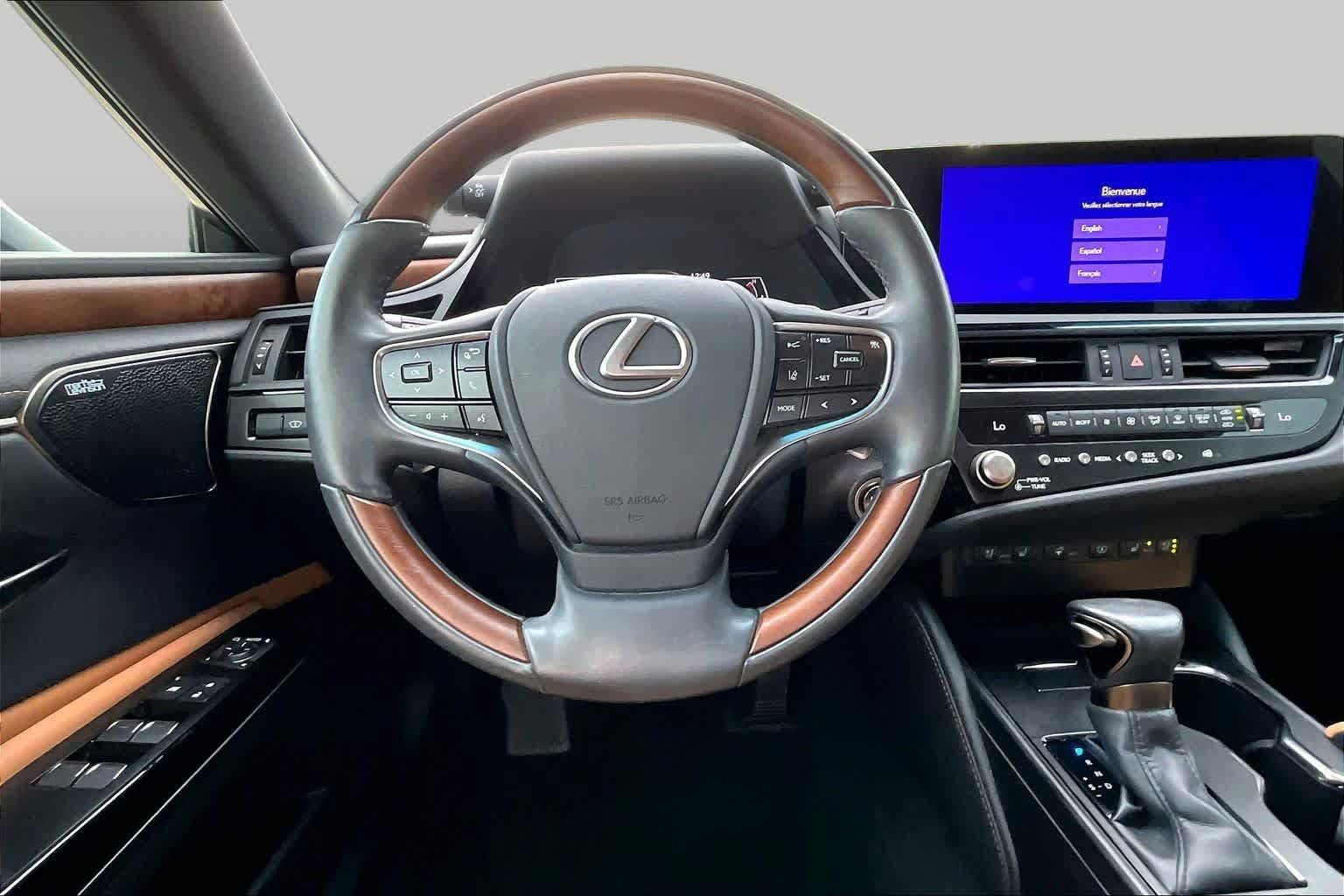 Used 2023 Lexus ES 300h Ultra Luxury w/ Accessory Package (Z2) FWD image 6