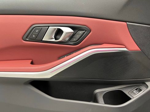 Certified 2025 BMW 330i Sedan image 21