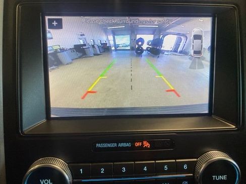 Used 2019 Ford Expedition XLT w/ Equipment Group 202A AWD/4WD image 22