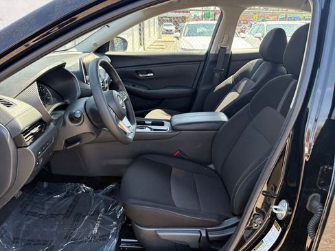 Used 2025 Nissan Sentra SV image 24