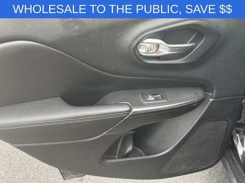 Used 2014 Jeep Cherokee Limited w/ Luxury Group FWD image 11