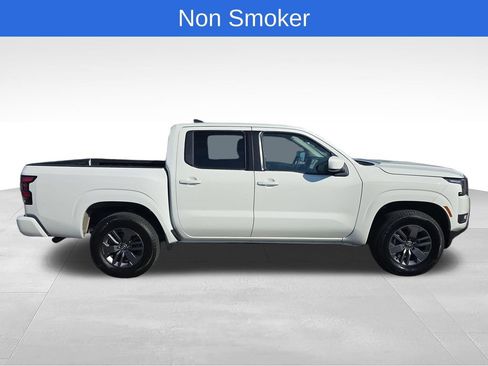 Used 2026 Nissan Frontier SV AWD/4WD image 7