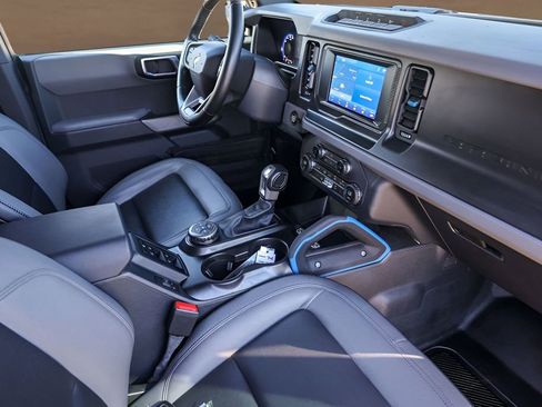 Used 2023 Ford Bronco Black Diamond w/ Sasquatch Package image 30