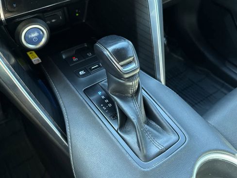 Used 2021 Toyota Venza Limited w/ Advanced Technology Package image 21