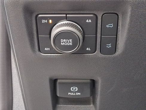 Used 2025 Ford Expedition Platinum AWD/4WD image 26