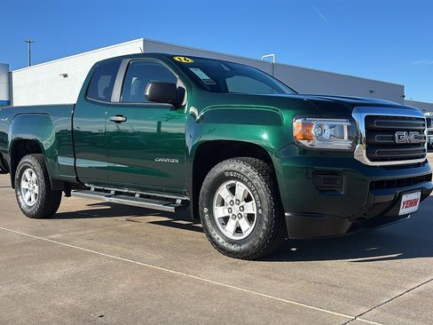 Used 2016 GMC Canyon 4x4 Extended Cab w/ Convenience Package image 2