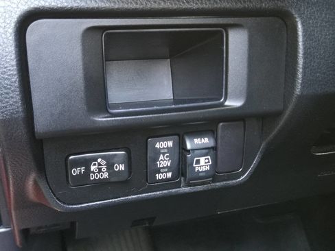 Used 2017 Toyota Tacoma TRD Off-Road image 28