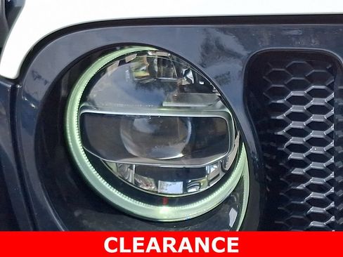 Used 2022 Jeep Wrangler Unlimited Sport AWD/4WD image 9