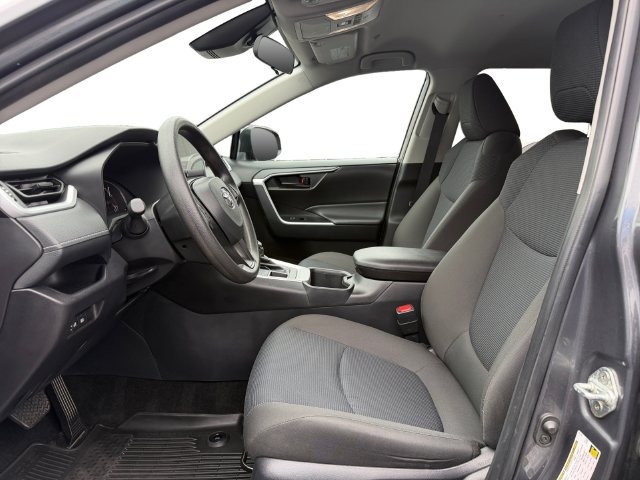 Used 2025 Toyota RAV4 LE AWD/4WD image 14