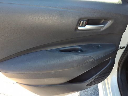 Used 2020 Toyota Corolla LE image 17