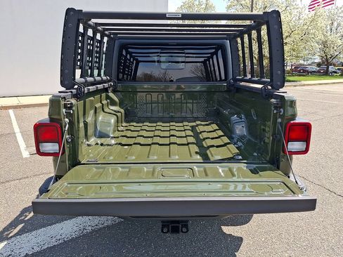 Used 2021 Jeep Gladiator Overland w/ Popular Equipment Package AWD/4WD image 30