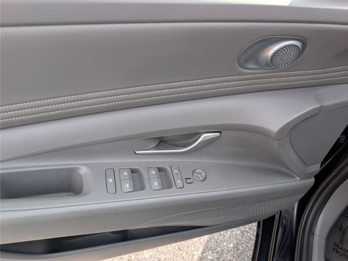 Used 2024 Hyundai Elantra SEL w/ Convenience Package FWD image 17