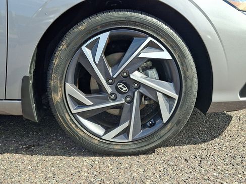 Used 2024 Hyundai Elantra Limited FWD image 8