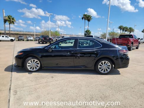 Used 2023 Toyota Camry LE image 4