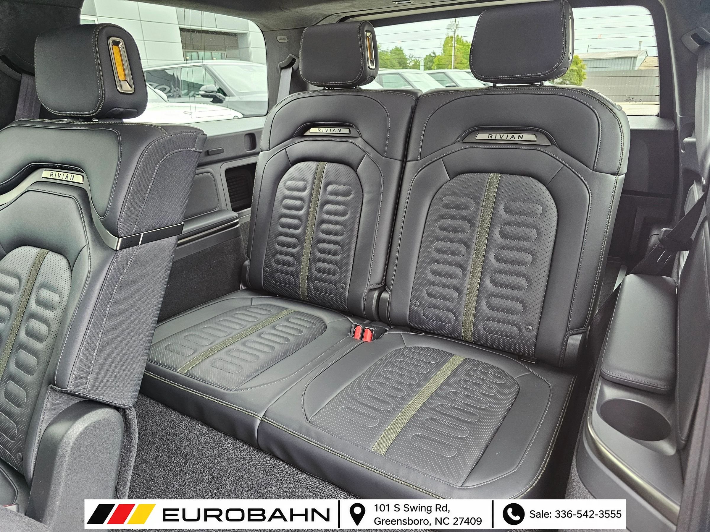 Used 2025 Rivian R1S Adventure Dual AWD/4WD image 23