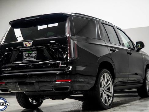 Used 2026 Cadillac Escalade Platinum Sport AWD/4WD image 14