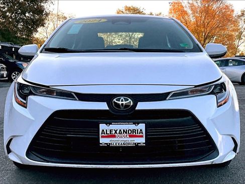 Used 2024 Toyota Corolla LE image 3
