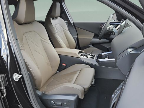 New 2025 BMW X3 xDrive30i w/ Convenience Package image 15