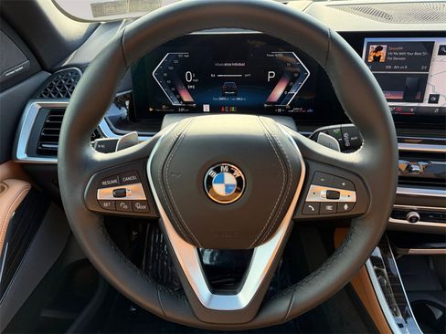 Used 2025 BMW X5 xDrive40i w/ Climate Comfort Package image 12