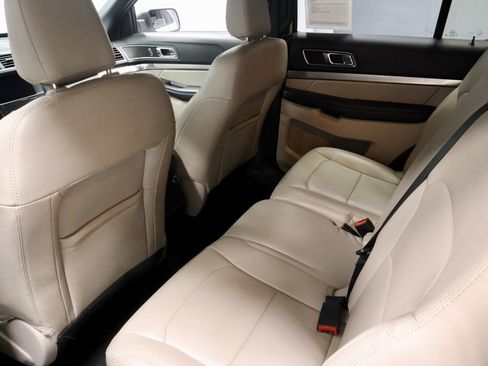 Certified 2019 Ford Explorer XLT w/ Equipment Group 202A AWD/4WD image 20