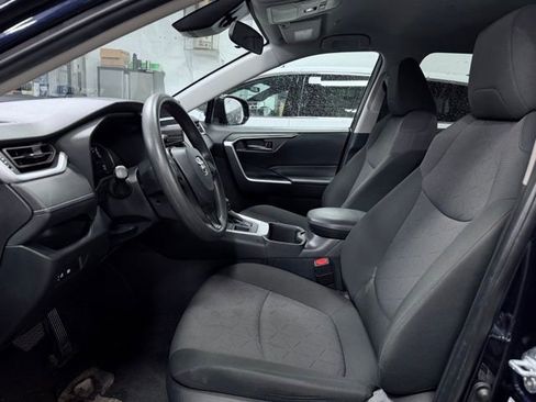 Used 2024 Toyota RAV4 XLE AWD/4WD image 16