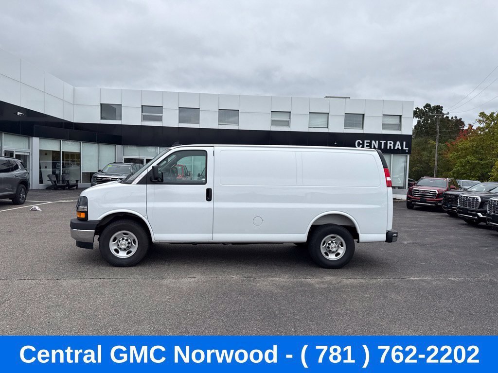 Used 2021 Chevrolet Express 2500 w/ Driver Convenience Package RWD image 2