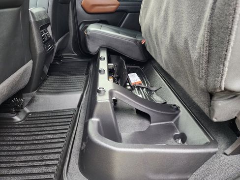 Used 2024 GMC Canyon AT4 w/ AT4 Premium Package image 18