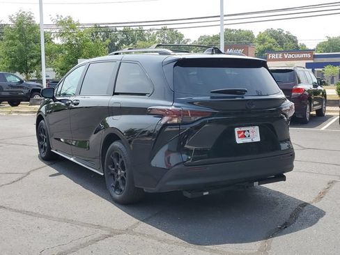 Used 2025 Toyota Sienna XLE Woodland Edition AWD/4WD image 3