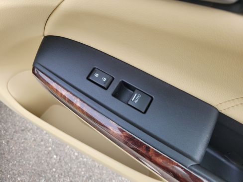 Used 2012 Honda Crosstour EX-L image 10