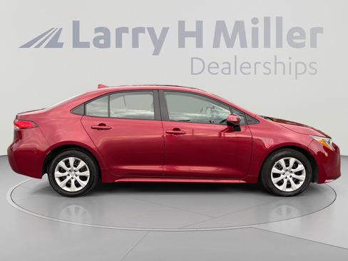 Certified 2025 Toyota Corolla LE FWD image 6