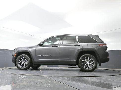 New 2025 Jeep Grand Cherokee Limited w/ Luxury Tech Group II image 52