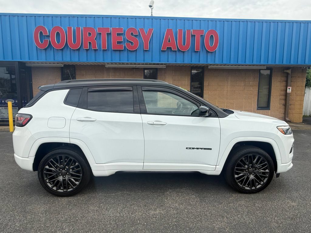Used 2023 Jeep Compass High Altitude w/ Driver Assist Group I AWD/4WD image 13