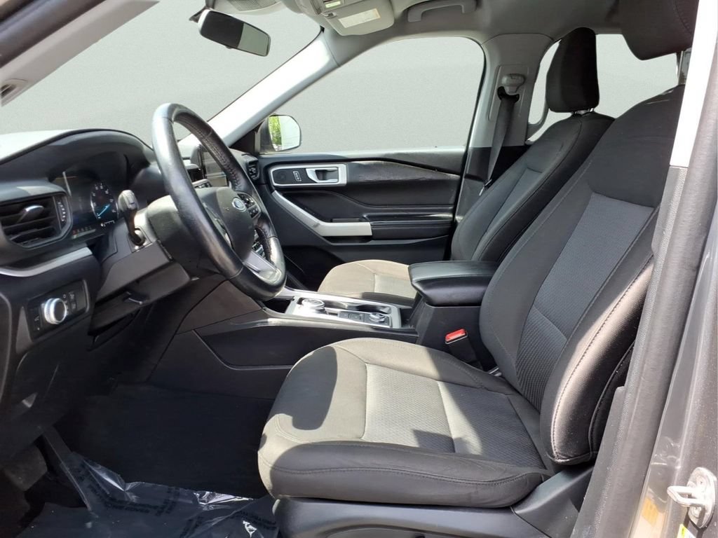 Used 2022 Ford Explorer XLT AWD/4WD image 12