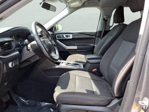 Used 2022 Ford Explorer XLT AWD/4WD image 12