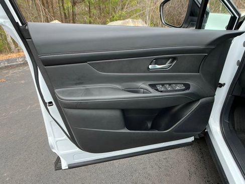 Used 2025 Nissan Murano SV w/ Cargo Package image 11