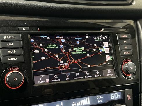Used 2018 Nissan Rogue SL AWD/4WD image 15