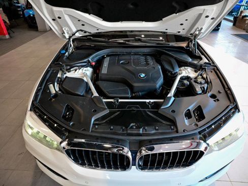 Used 2020 BMW 530i w/ Convenience Package image 46