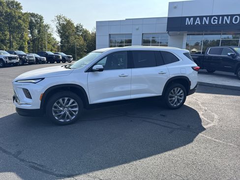 New 2025 Buick Enclave Preferred image 2