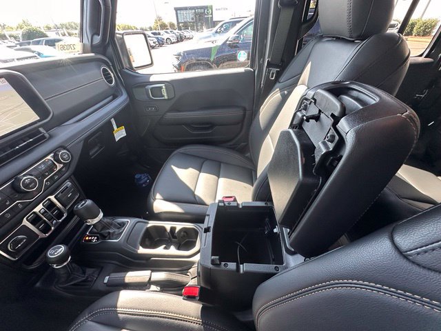 New 2027 Jeep Wrangler Unlimited Sahara AWD/4WD image 23